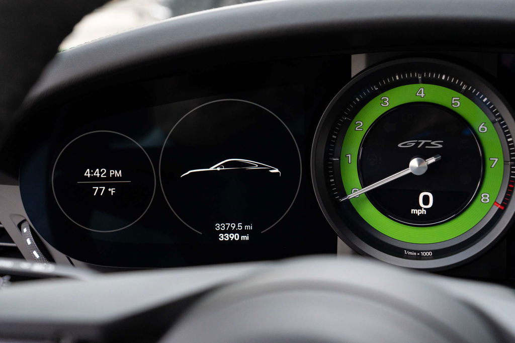 Porsche 992 Carrera 4 GTS