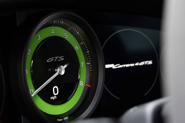 Porsche 992 Carrera 4 GTS