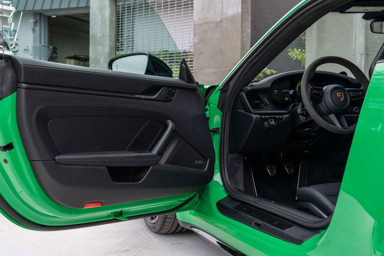 Porsche 992 Carrera 4 GTS