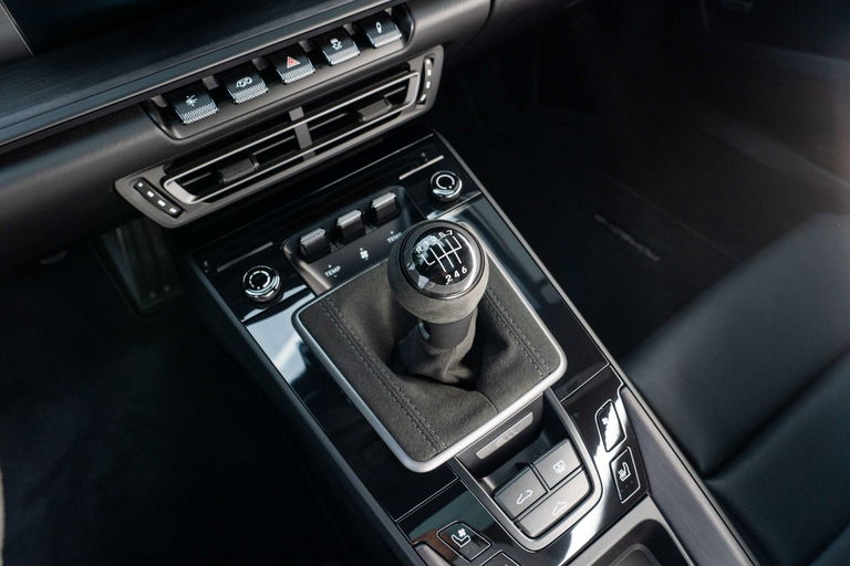 Porsche 992 Carrera 4 GTS