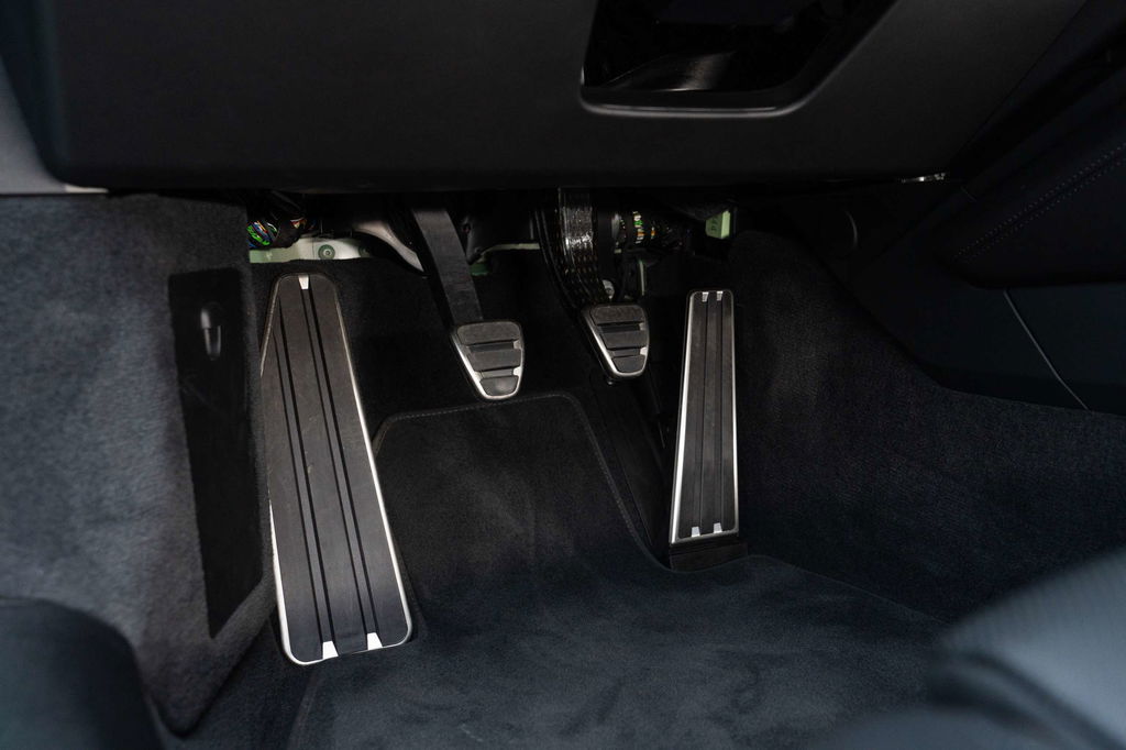 Porsche 992 Carrera 4 GTS