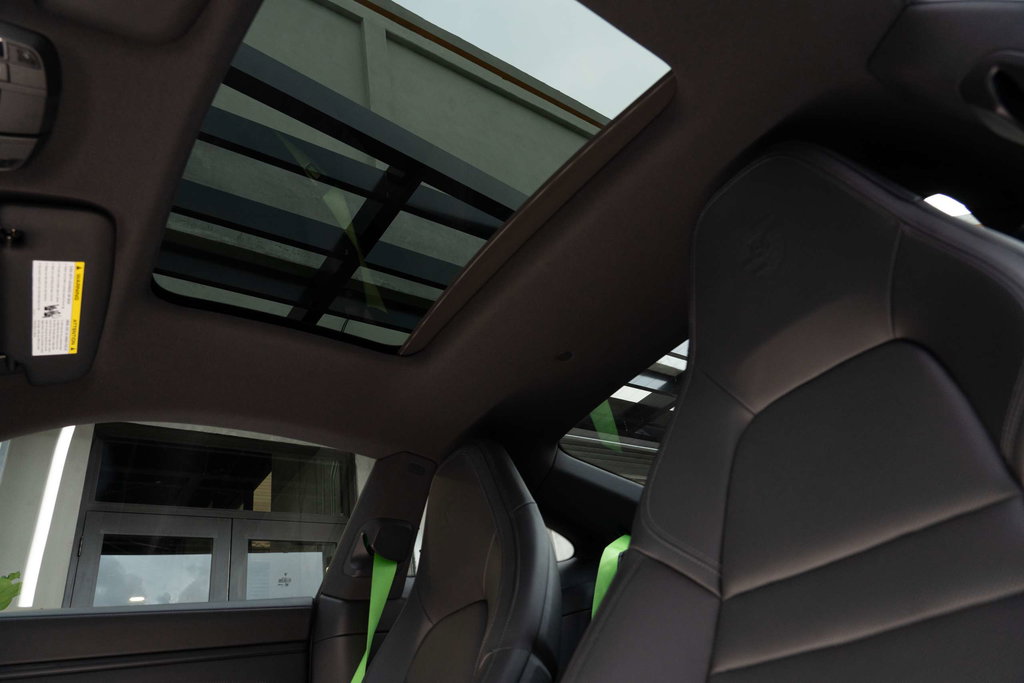 Porsche 992 Carrera 4 GTS