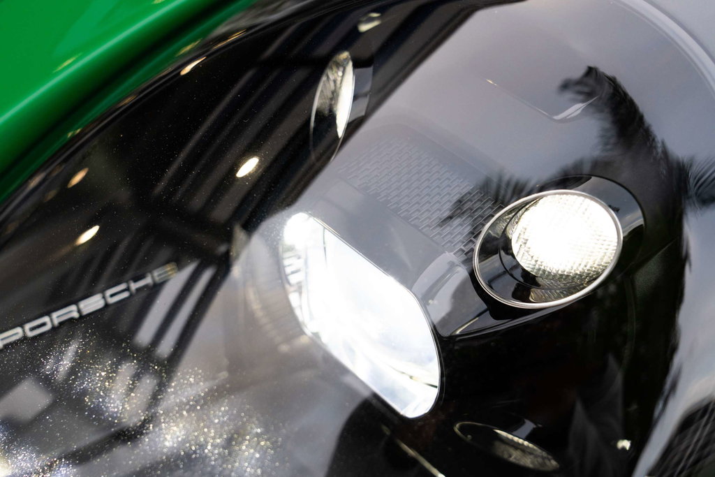 Porsche 992 Carrera 4 GTS