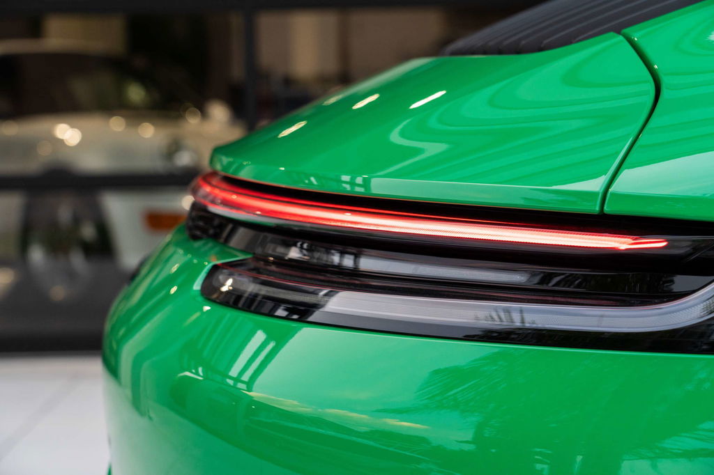 Porsche 992 Carrera 4 GTS