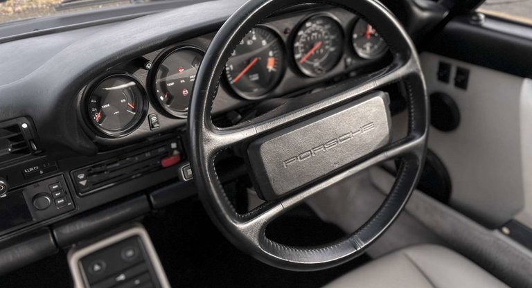 Porsche 911 Carrera 3.2