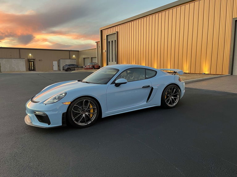 Porsche 718 Cayman GT4