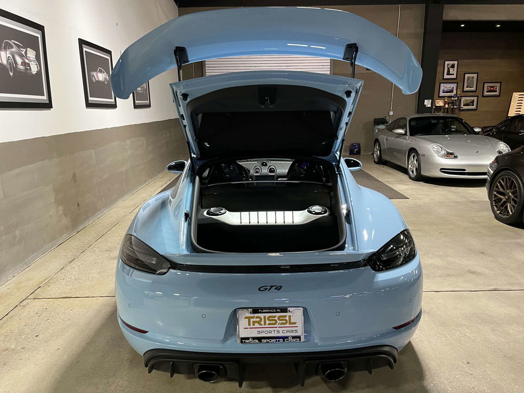 Porsche 718 Cayman GT4