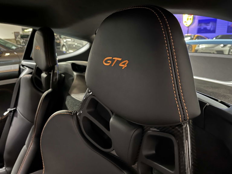 Porsche 718 Cayman GT4