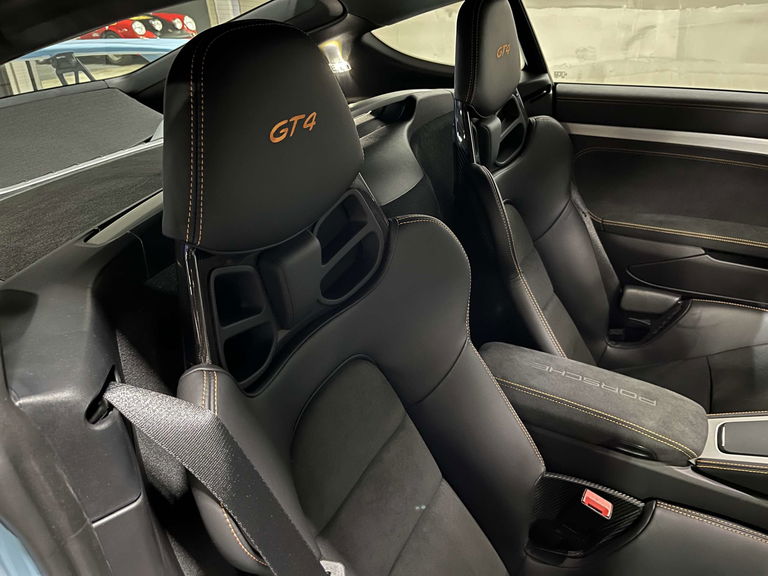 Porsche 718 Cayman GT4