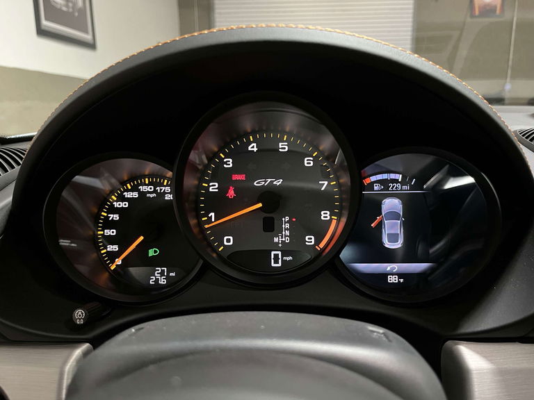 Porsche 718 Cayman GT4