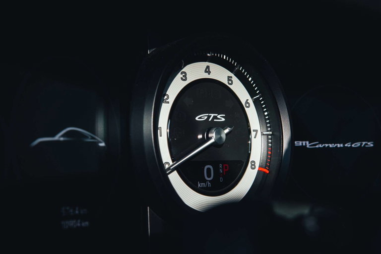 Porsche 992 Carrera 4 GTS