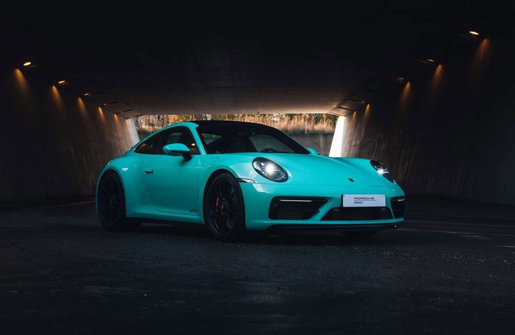 Porsche 992 Carrera 4 GTS