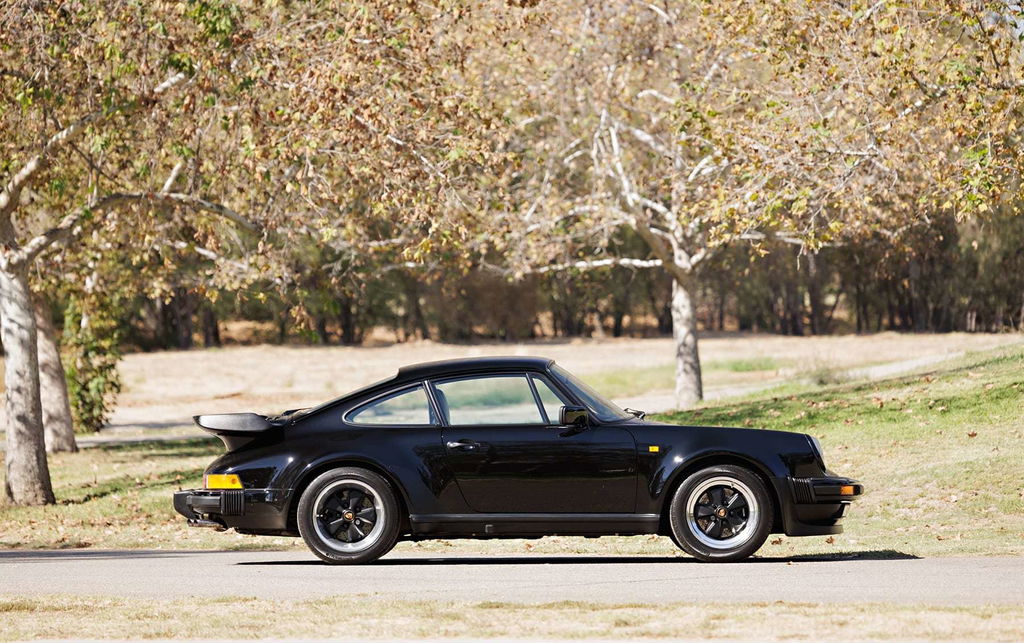 Porsche 911 Turbo 3.3 (US)
