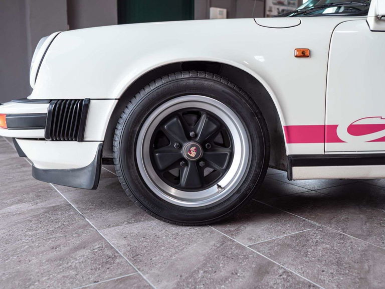 Porsche 911 Carrera 3.2