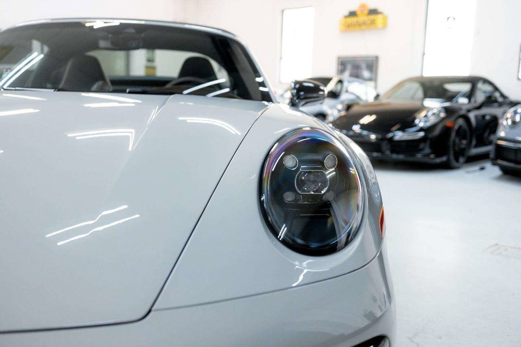 Porsche 992 Carrera 4 GTS