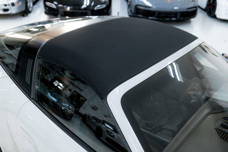 Porsche 992 Carrera 4 GTS