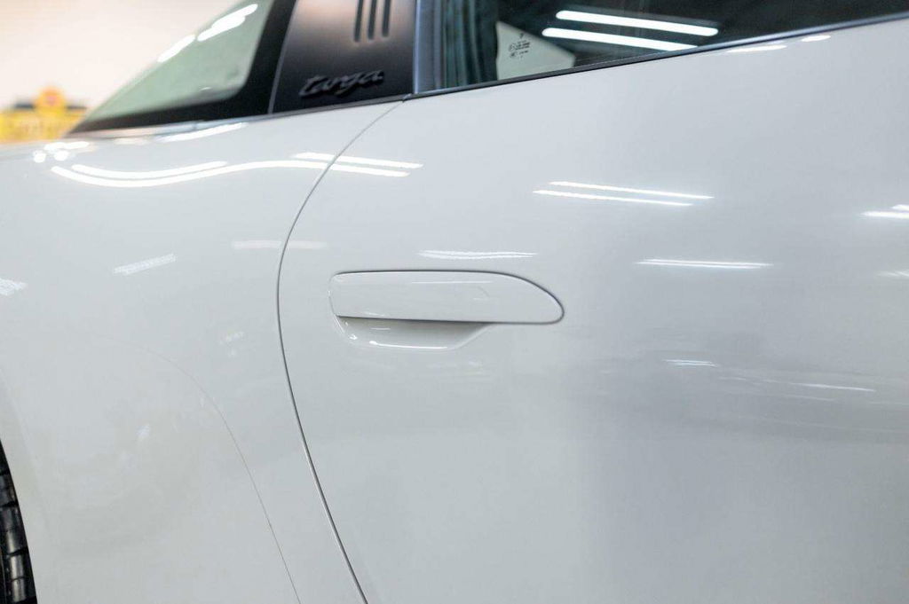 Porsche 992 Carrera 4 GTS