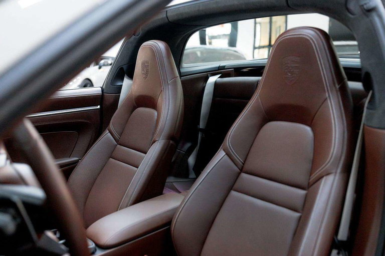 Porsche 992 Carrera 4 GTS