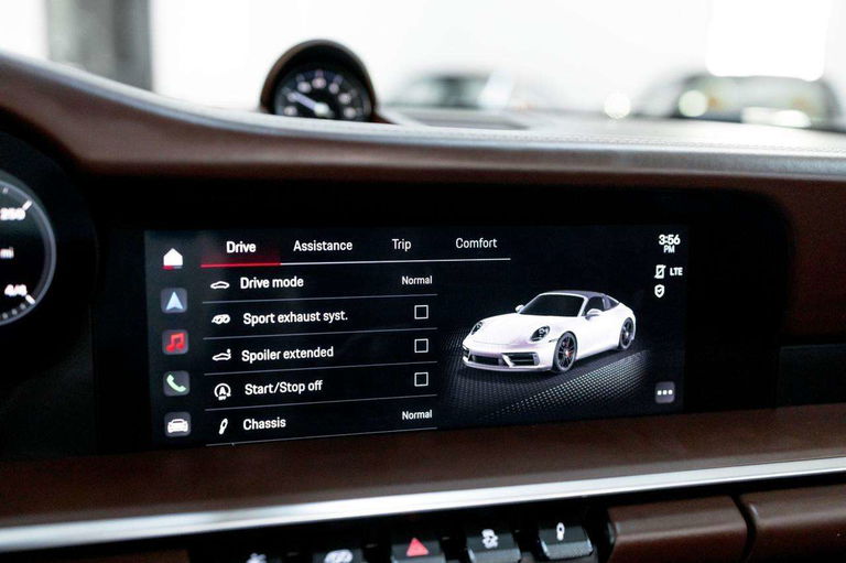 Porsche 992 Carrera 4 GTS