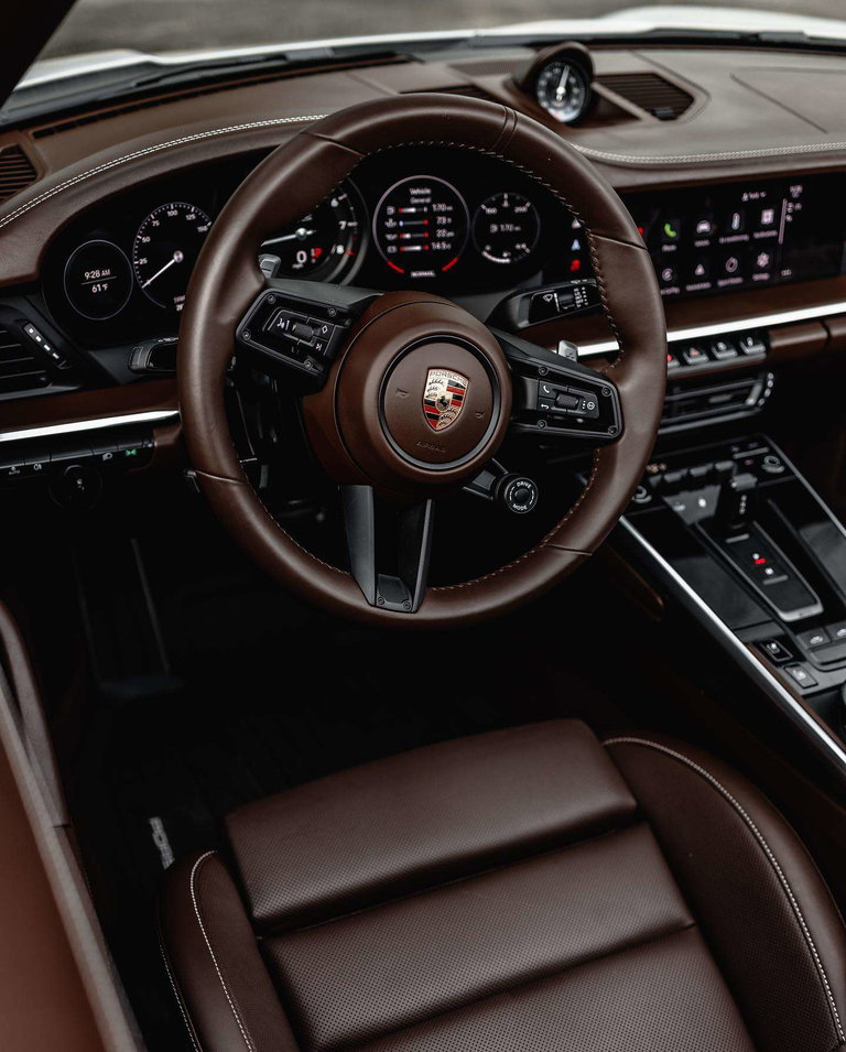 Porsche 992 Carrera 4 GTS