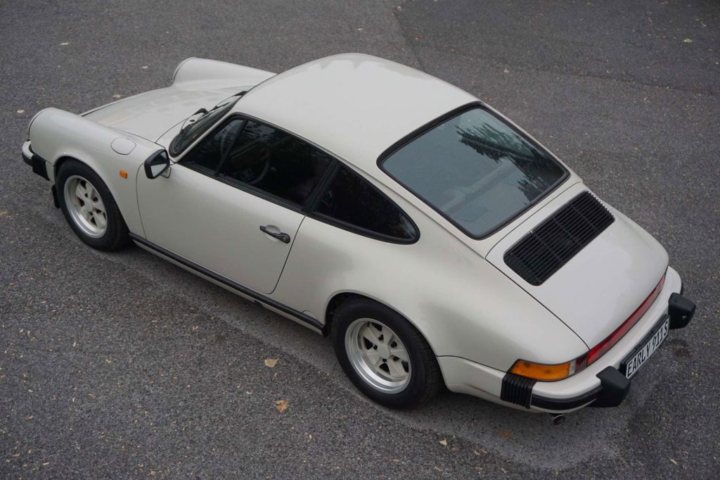 Porsche 911 Carrera 3.2