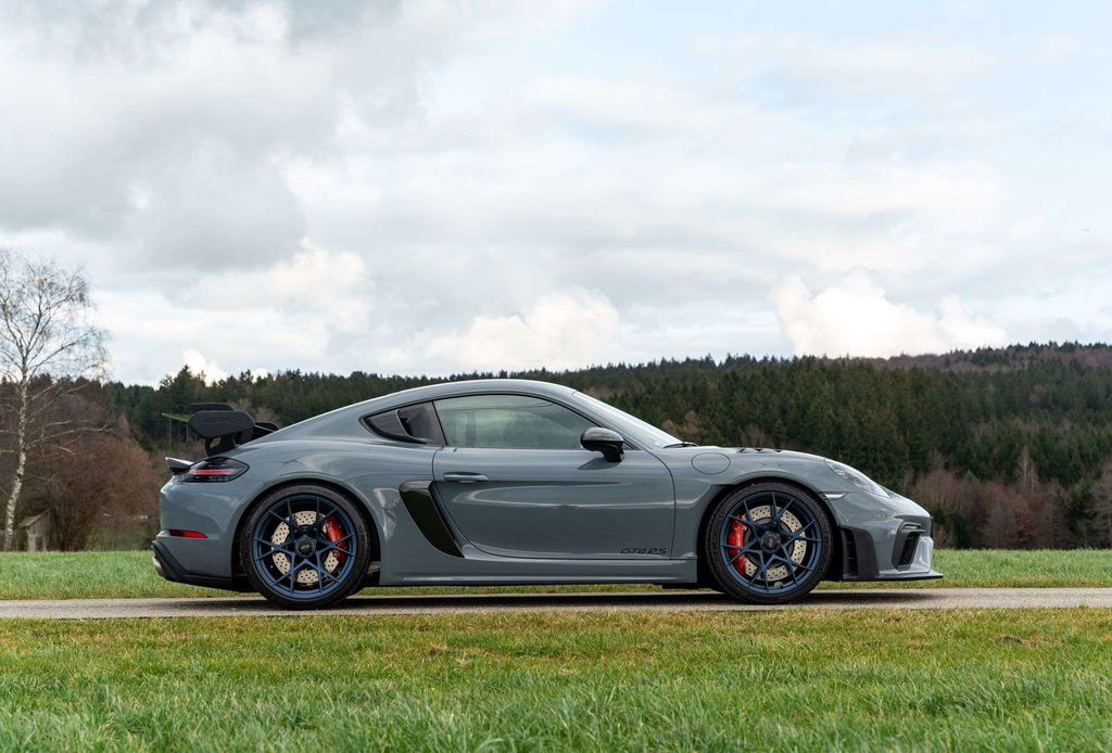 Porsche 718 Cayman GT4 RS