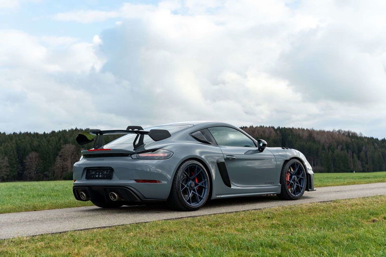 Porsche 718 Cayman GT4 RS