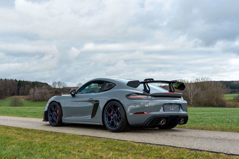 Porsche 718 Cayman GT4 RS