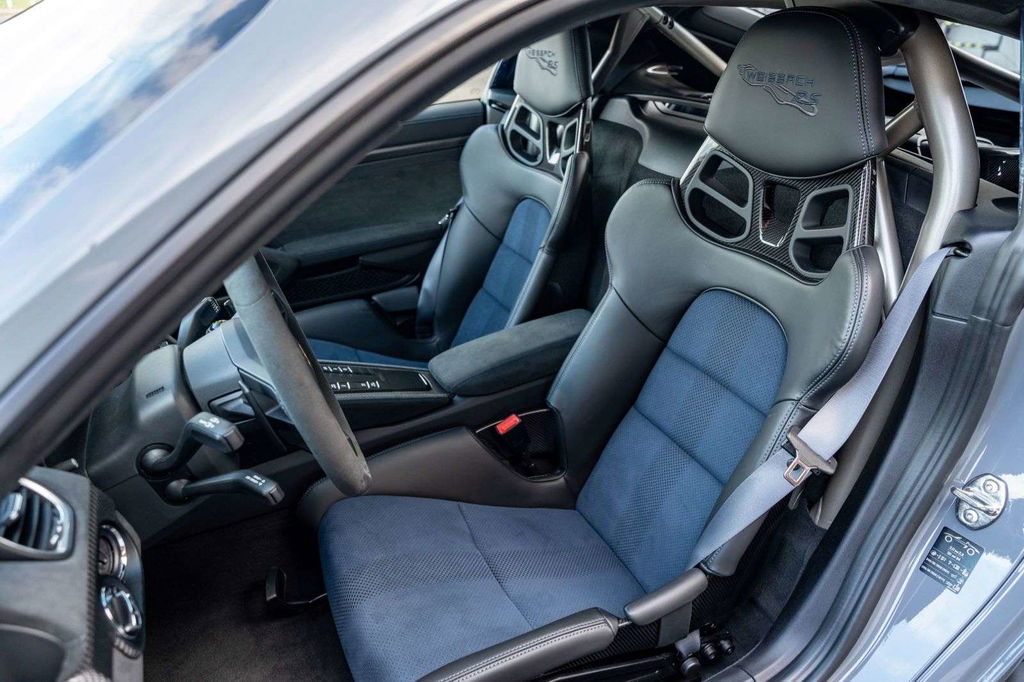 Porsche 718 Cayman GT4 RS