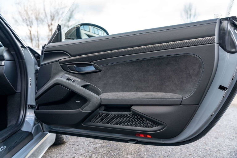 Porsche 718 Cayman GT4 RS