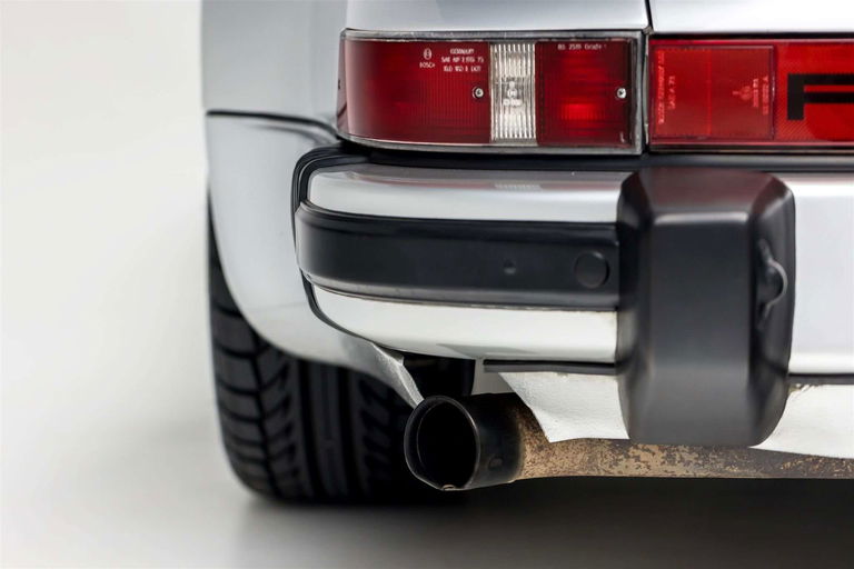 Porsche 911 Turbo 3.3 (US)