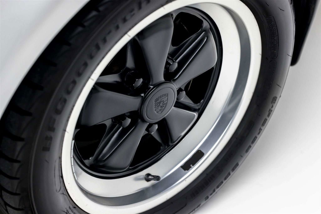 Porsche 911 Turbo 3.3 (US)