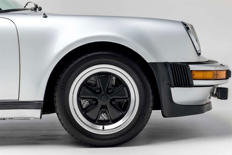 Porsche 911 Turbo 3.3 (US)