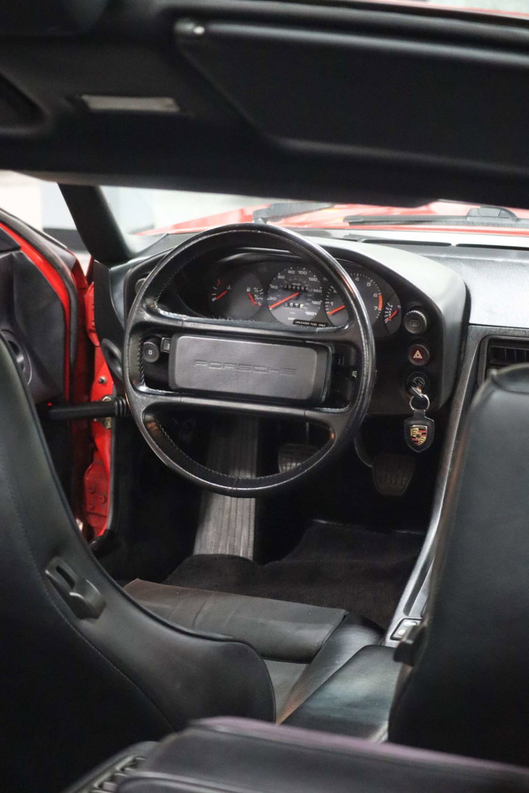 Porsche 928 S4
