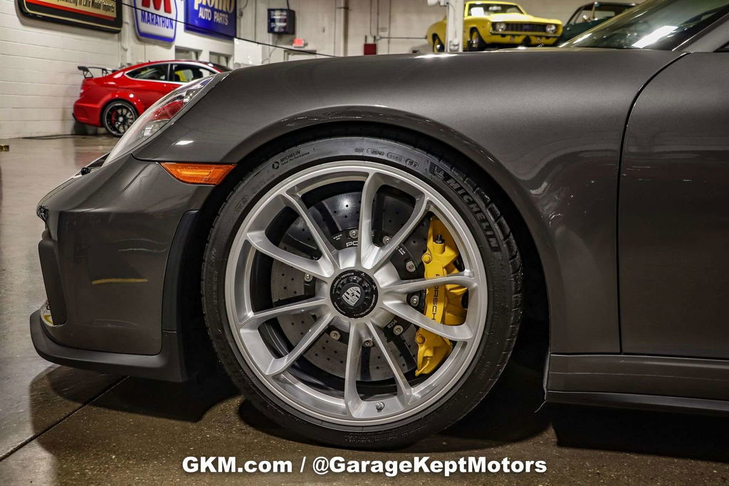 Porsche 991 GT3 Touring