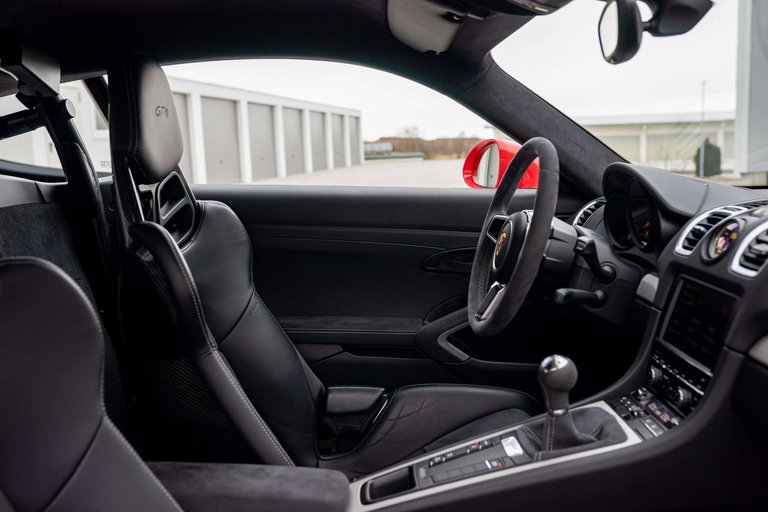 Porsche 981 Cayman GT4