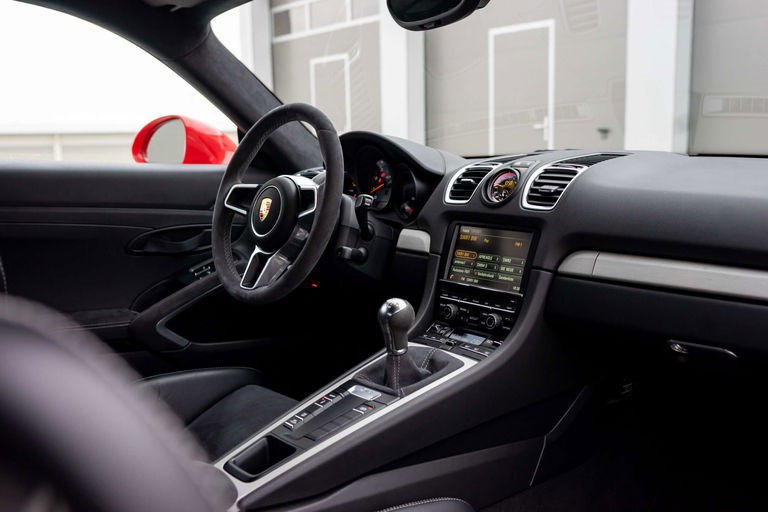 Porsche 981 Cayman GT4