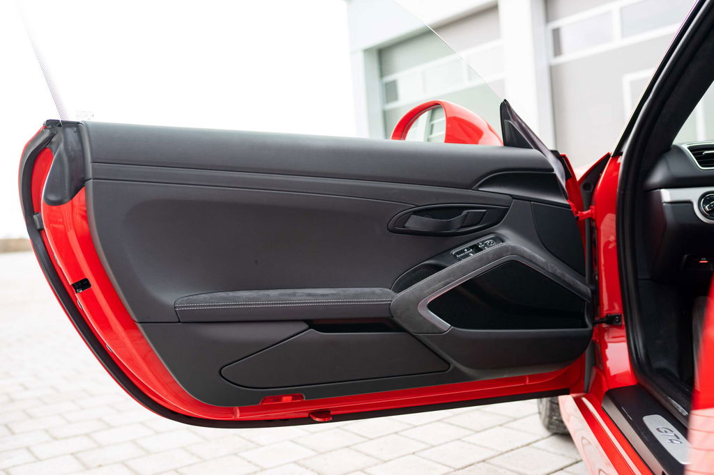 Porsche 981 Cayman GT4