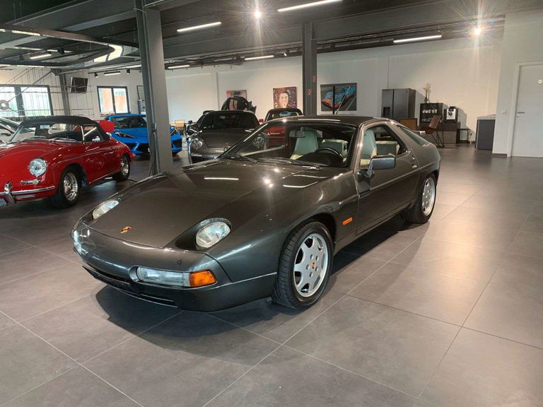 Porsche 928 S4