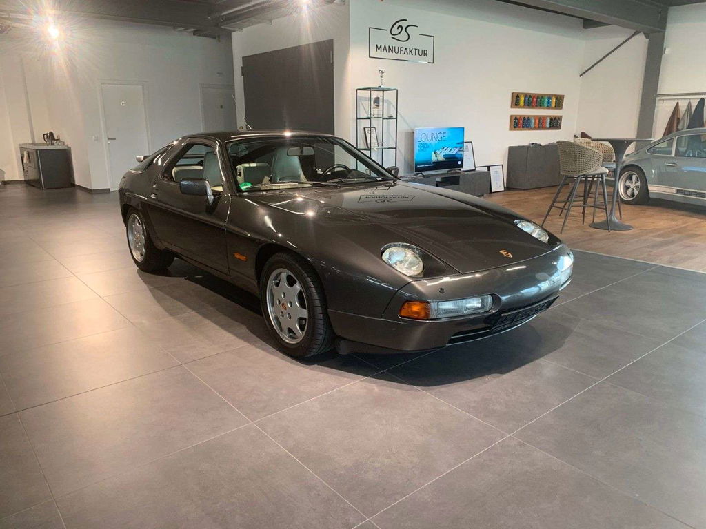 Porsche 928 S4