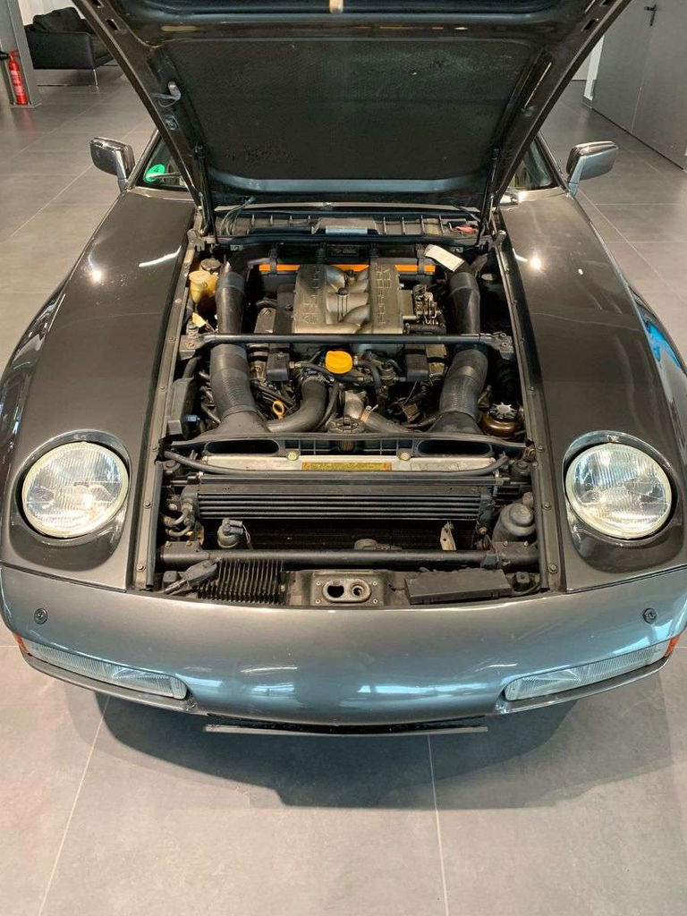 Porsche 928 S4