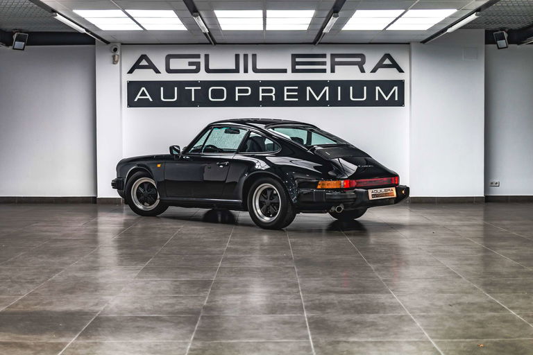 Porsche 911 Carrera 3.2