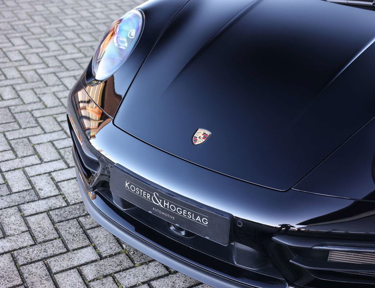 Porsche 992 Carrera 4 GTS