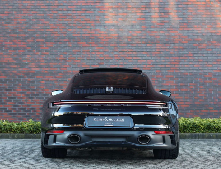 Porsche 992 Carrera 4 GTS