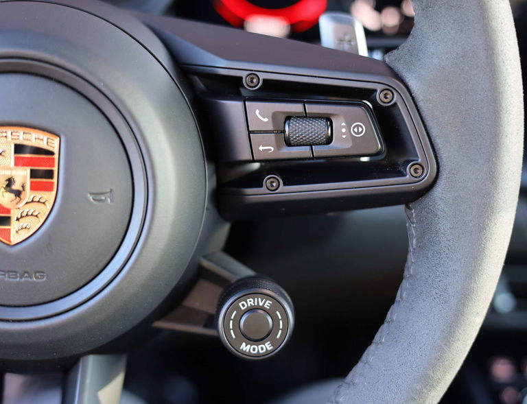 Porsche 992 Carrera 4 GTS