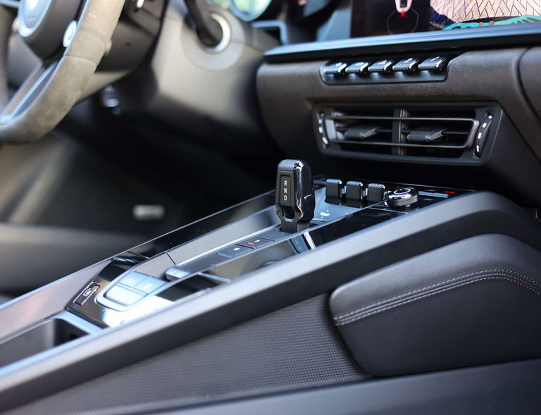 Porsche 992 Carrera 4 GTS