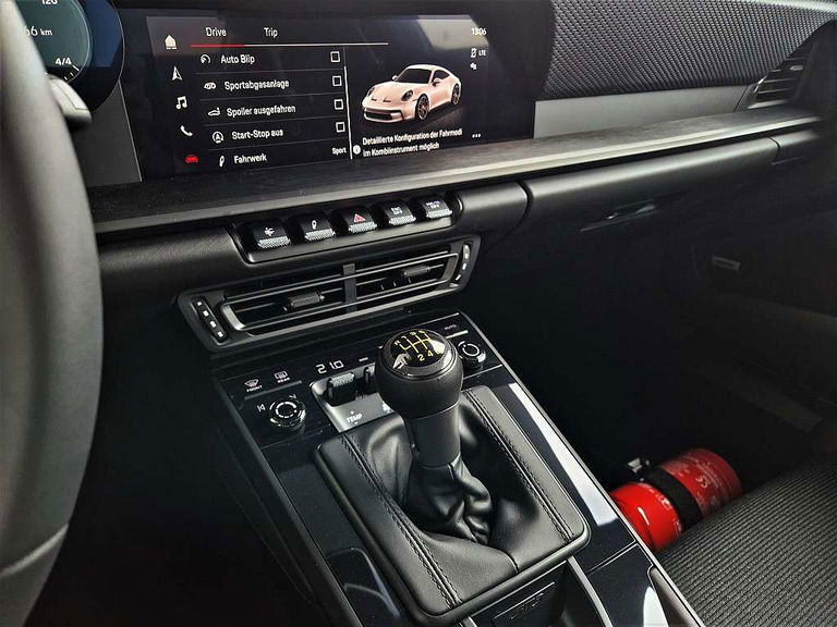 Porsche 992 GT3 Touring