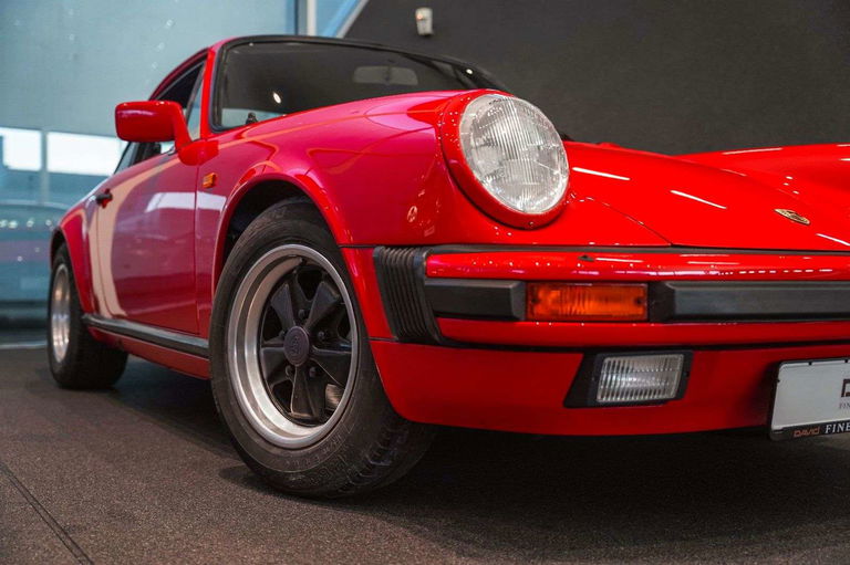 Porsche 911 Carrera 3.2