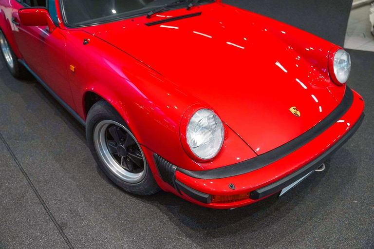 Porsche 911 Carrera 3.2