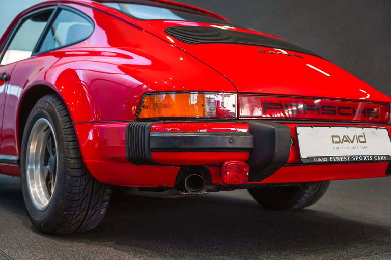 Porsche 911 Carrera 3.2